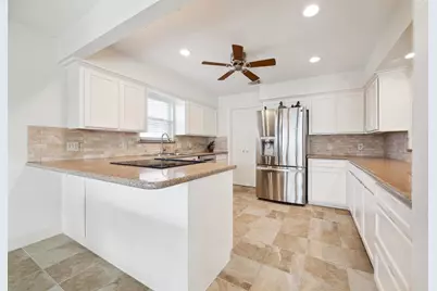 223 Easterly Drive, Tiki Island, TX 77554 - Photo 15