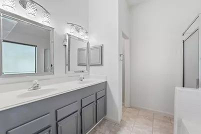 3918 E Peach Hollow Circle, Pearland, TX 77584 - Photo 13