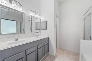 3918 E Peach Hollow Cir, Pearland, TX 77584 - Photo 13