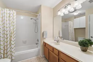 3918 E Peach Hollow Cir, Pearland, TX 77584 - Photo 19