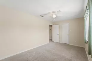 3918 E Peach Hollow Cir, Pearland, TX 77584 - Photo 17