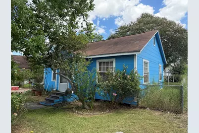 1410 N Gulf Boulevard, Freeport, TX 77541 - Photo 1