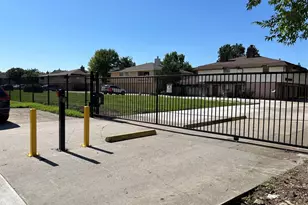 8030 Sands Point Dr, Houston, TX 77036 - Photo 17