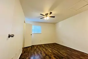 8030 Sands Point Dr, Houston, TX 77036 - Photo 9