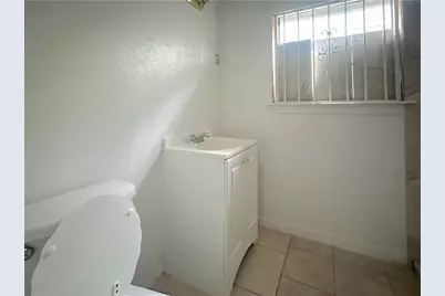 13522 Hollypark Drive, Houston, TX 77015 - Photo 11