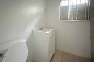 13522 Hollypark Dr, Houston, TX 77015 - Photo 11