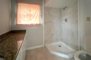 13522 Hollypark Dr, Houston, TX 77015 - Photo 9