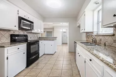 1920 Crooked Creek Lane, Pearland, TX 77581 - Photo 15