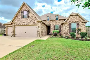 209 Mandavilla Wy, Lumberton, TX 77657 - Photo 3