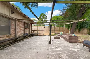 9550 Fairdale Ln, Houston, TX 77063 - Photo 27