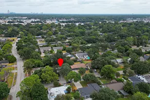 9550 Fairdale Ln, Houston, TX 77063 - Photo 33