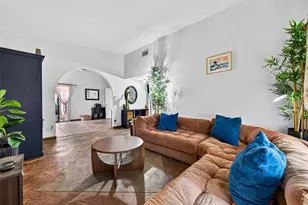 9550 Fairdale Ln, Houston, TX 77063 - Photo 7