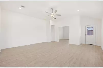 1135 Santee Ct, Rosharon, TX 77583 - Photo 7