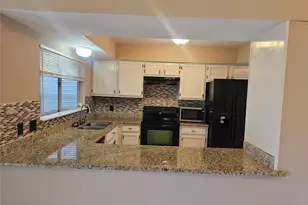 16718 Running Quail Ct, Houston, TX 77489 - Photo 9