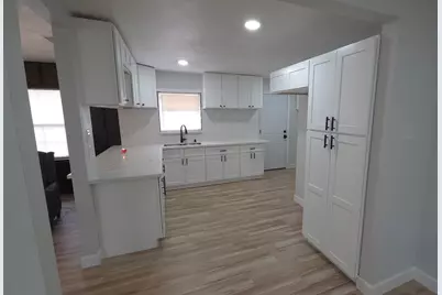 5126 Kingsbury Street, Houston, TX 77021 - Photo 9