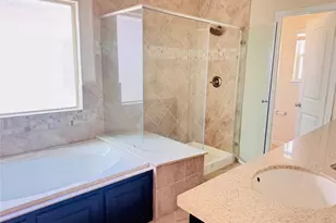 10009 Spring Shadows Park Cir, Houston, TX 77080 - Photo 13