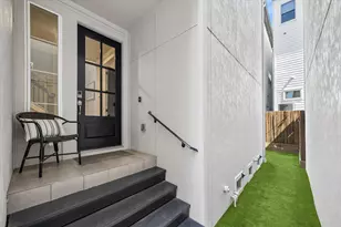 1309 W 24th St, Houston, TX 77008 - Photo 3