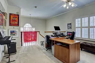 2125 Bering Dr, Houston, TX 77057 - Photo 15