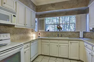 2125 Bering Dr, Houston, TX 77057 - Photo 7