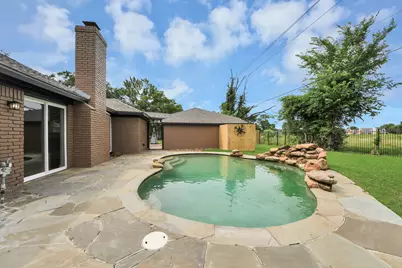 7822 Maple Tree Drive, Houston, TX 77088 - Photo 41
