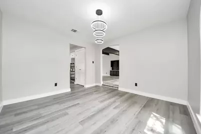7822 Maple Tree Drive, Houston, TX 77088 - Photo 9