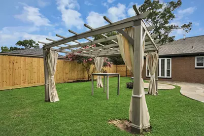 7822 Maple Tree Drive, Houston, TX 77088 - Photo 35