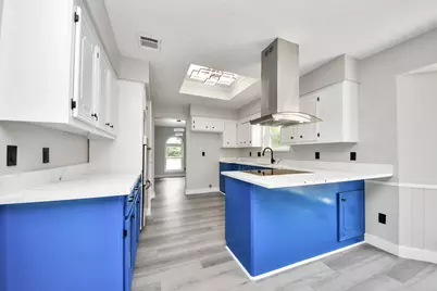 7822 Maple Tree Drive, Houston, TX 77088 - Photo 15