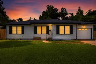 310 Nasturtium St, Lake Jackson, TX 77566 - Photo 1