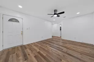 310 Nasturtium St, Lake Jackson, TX 77566 - Photo 5