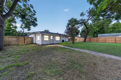 310 Nasturtium Street, Lake Jackson, TX 77566 - Photo 35