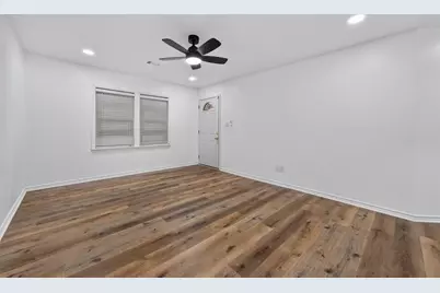 310 Nasturtium Street, Lake Jackson, TX 77566 - Photo 9