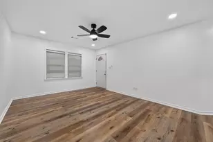 310 Nasturtium St, Lake Jackson, TX 77566 - Photo 9