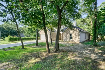 1112 Holly Springs, Huntsville, TX 77320 - Photo 3
