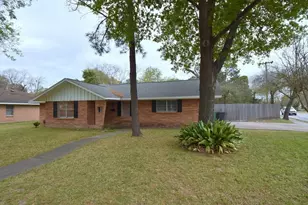 10402 Chatterton Dr, Houston, TX 77043 - Photo 3