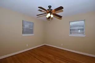 10402 Chatterton Dr, Houston, TX 77043 - Photo 23