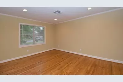 10402 Chatterton Drive, Houston, TX 77043 - Photo 7