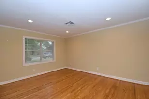 10402 Chatterton Dr, Houston, TX 77043 - Photo 7