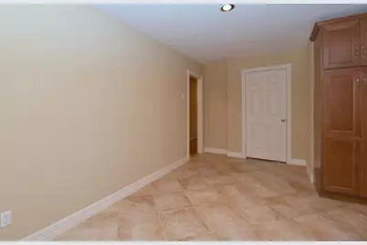 10402 Chatterton Drive, Houston, TX 77043 - Photo 17
