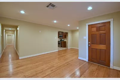 10402 Chatterton Drive, Houston, TX 77043 - Photo 5