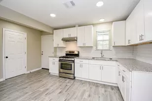 5433 Chennault Rd, Houston, TX 77033 - Photo 11