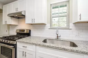 5433 Chennault Rd, Houston, TX 77033 - Photo 9