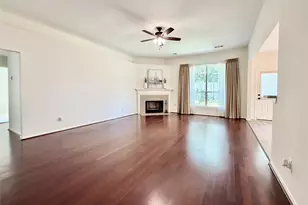 10707 Overton Cir, Houston, TX 77065 - Photo 5