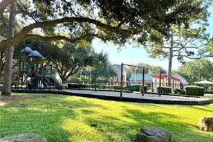 10707 Overton Cir, Houston, TX 77065 - Photo 9