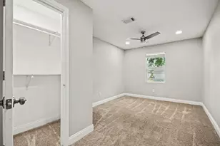 7346 Okinawa Rd, Houston, TX 77033 - Photo 9