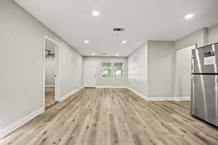 7346 Okinawa Rd, Houston, TX 77033 - Photo 5