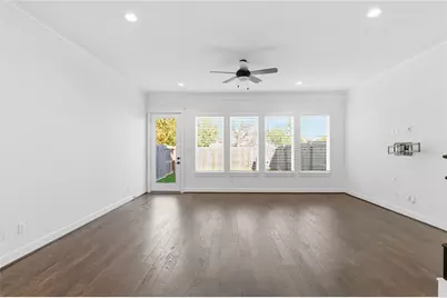 819 W 19th Street, Houston, TX 77008 - Photo 17
