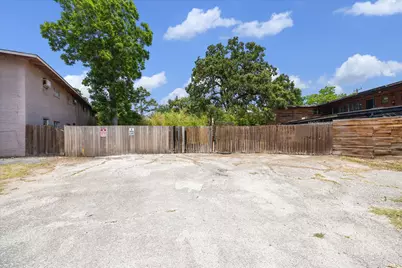 6 Briar Dale Court, Houston, TX 77027 - Photo 3