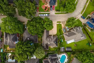 1813 Oakwood Dr E, Pearland, TX 77581 - Photo 11