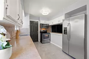 5319 Greylog Dr, Houston, TX 77048 - Photo 7