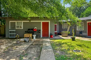 1415 20 1/2 St, Huntsville, TX 77340 - Photo 3